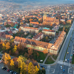 Nowy Targ, srodmiescie i Aleja Tysiaclecia. EU, Pl, Malopolska. Lotnicze.